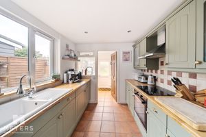 Kitchen- click for photo gallery